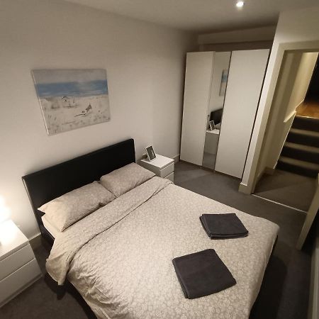 Lovely 2 Bedroom Serviced Apartment In Londres Extérieur photo