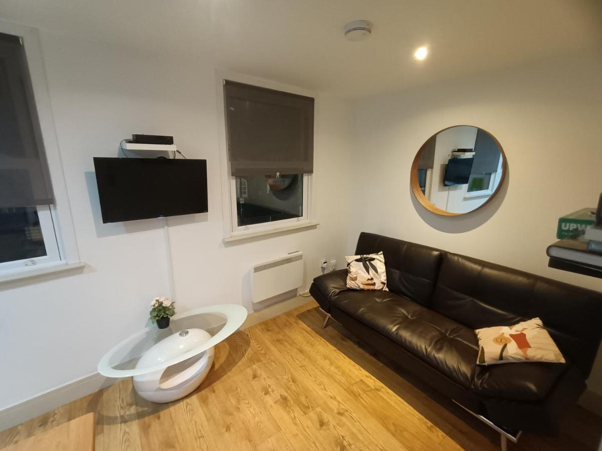Lovely 2 Bedroom Serviced Apartment In Londres Extérieur photo